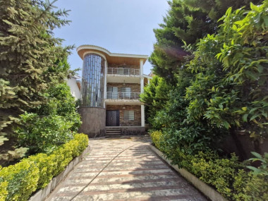 ویلا تریپلکس زیر قیمت در منطقه جنگلی صلاح الدین کلا نوشهر ویلا تریپلکس زیر قیمت در منطقه جنگلی صلاح الدین کلا نوشهر